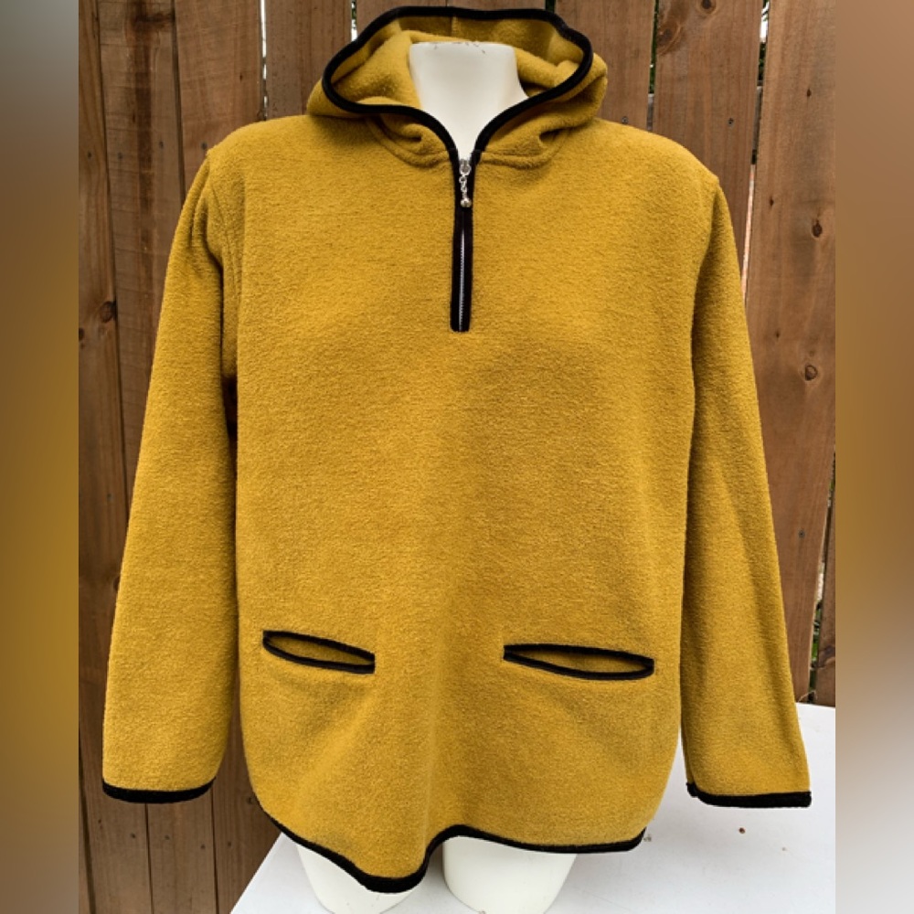 Vintage Planet & Company women's hoodie size Medium.